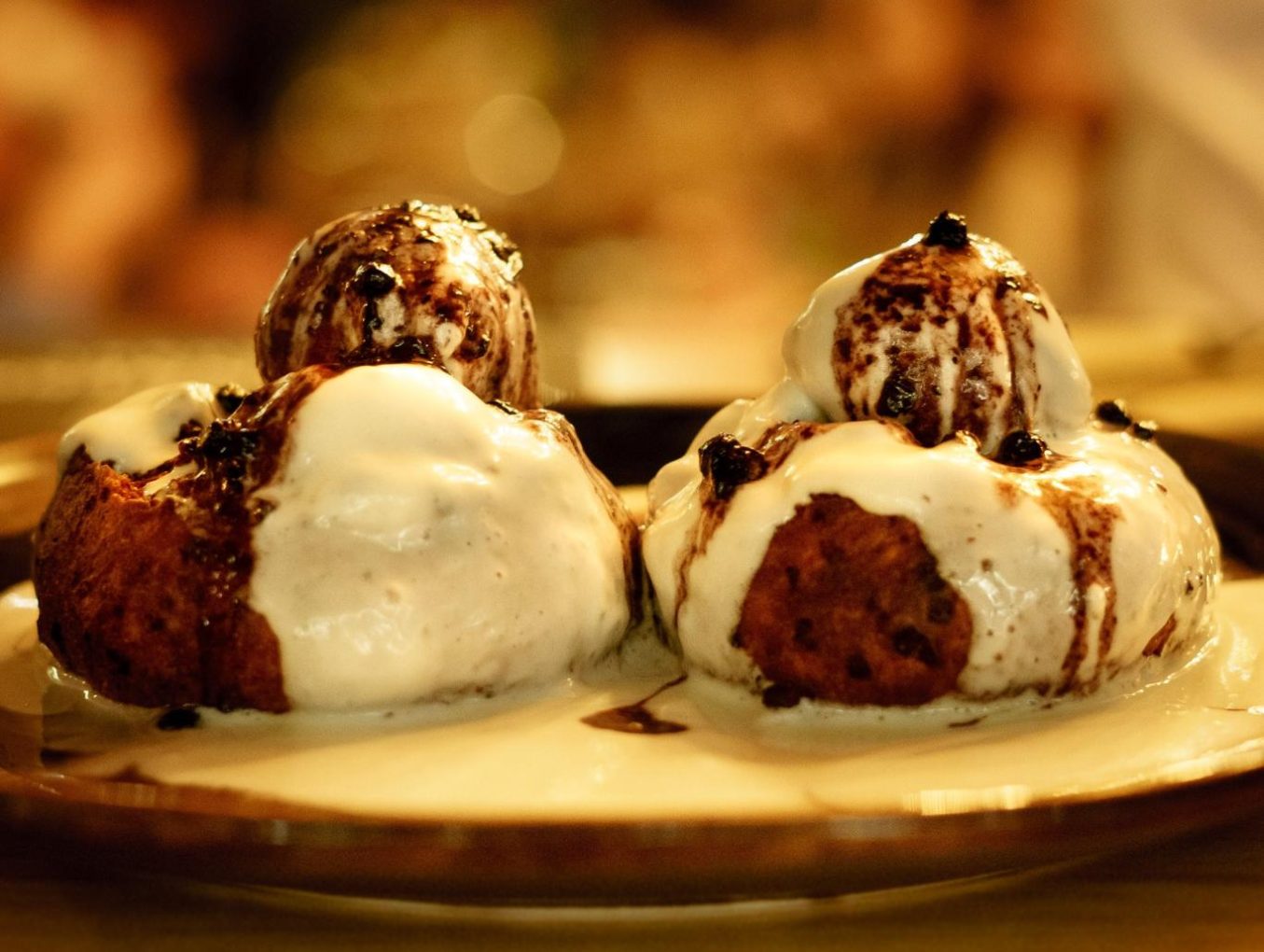 Papanasi cu dulceata de afine